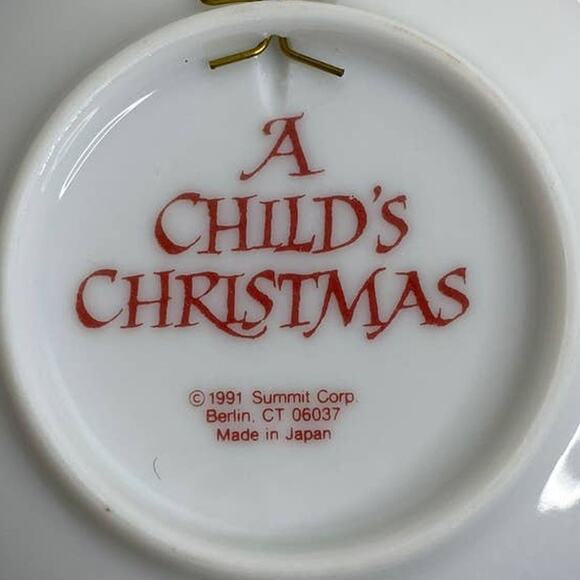 A Child's Christmas Porcelain Plate With Stand Heirloom Collection - Picture 4 of 7